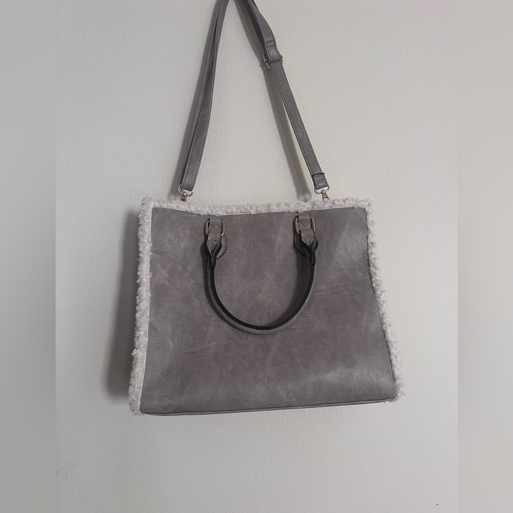 Jen & Co Gray Sherpa Trim Tote Bag